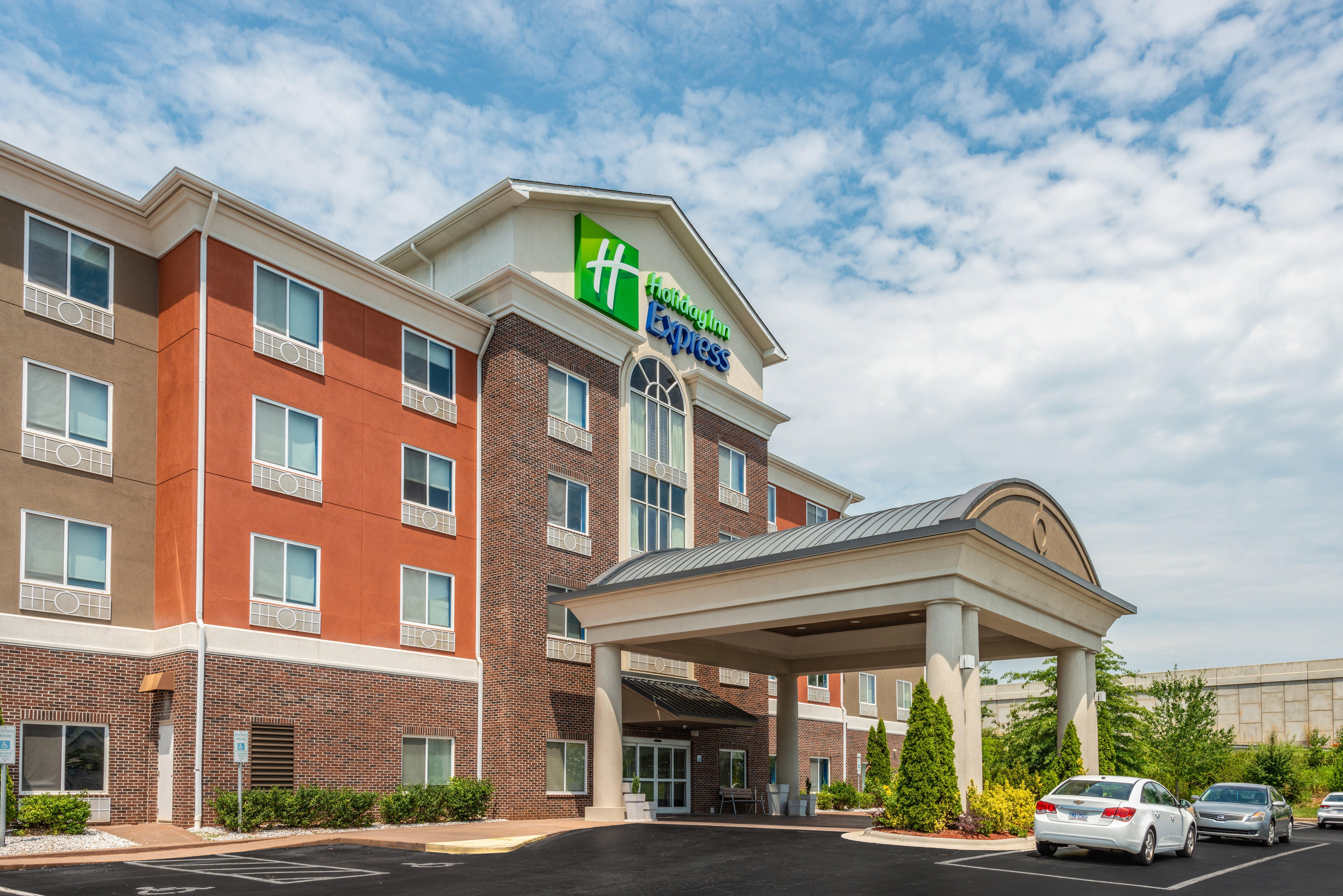 Holiday Inn Express & Suites Statesville Exterior photo